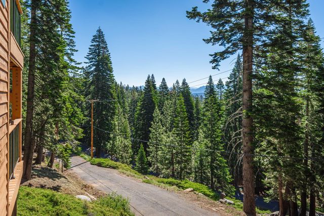 1070 Mountain View Rd, Arnold, CA 95223