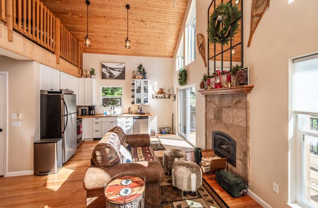 1070 Mountain View Rd, Arnold, CA 95223