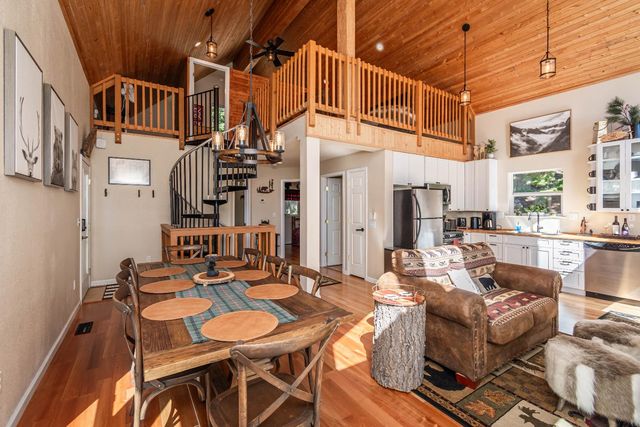 1070 Mountain View Rd, Arnold, CA 95223