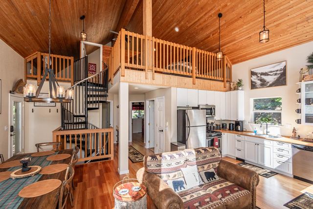 1070 Mountain View Rd, Arnold, CA 95223