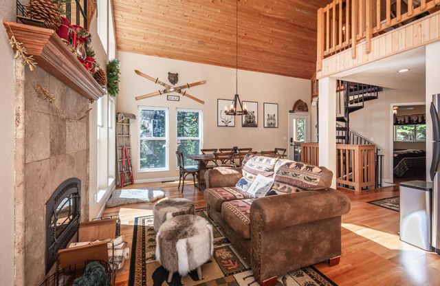 1070 Mountain View Rd, Arnold, CA 95223