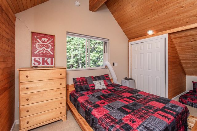 1070 Mountain View Rd, Arnold, CA 95223