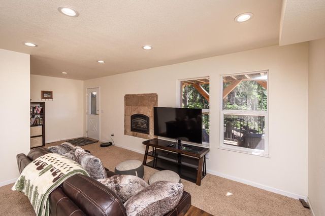 1070 Mountain View Rd, Arnold, CA 95223