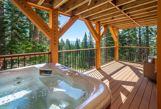 1070 Mountain View Rd, Arnold, CA 95223