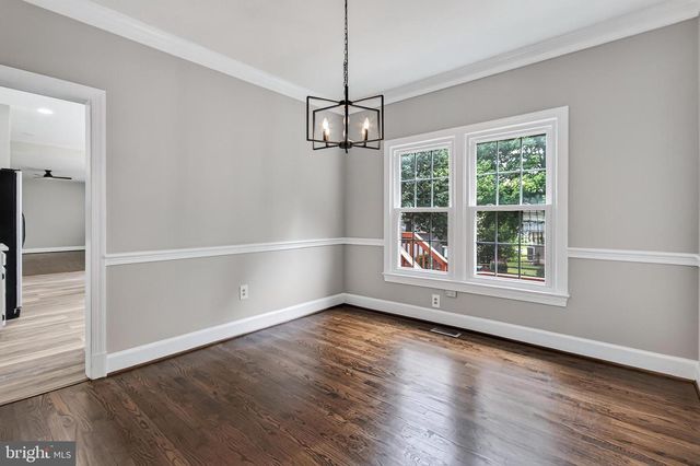 9434 FLOWERDEN LN, Manassas, VA 20110