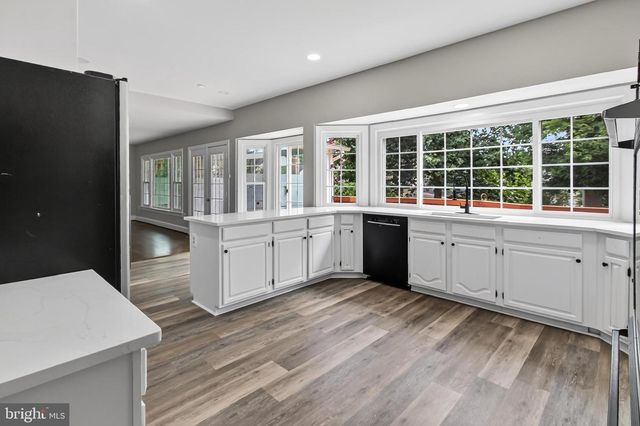 9434 FLOWERDEN LN, Manassas, VA 20110