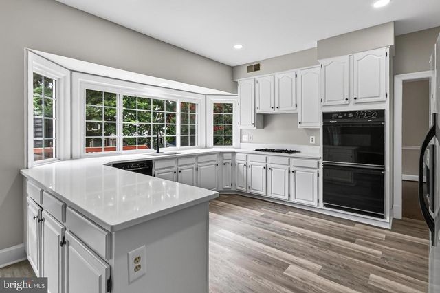 9434 FLOWERDEN LN, Manassas, VA 20110