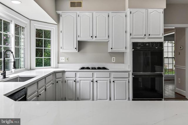 9434 FLOWERDEN LN, Manassas, VA 20110