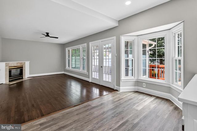 9434 FLOWERDEN LN, Manassas, VA 20110