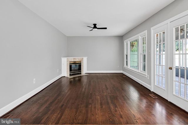 9434 FLOWERDEN LN, Manassas, VA 20110