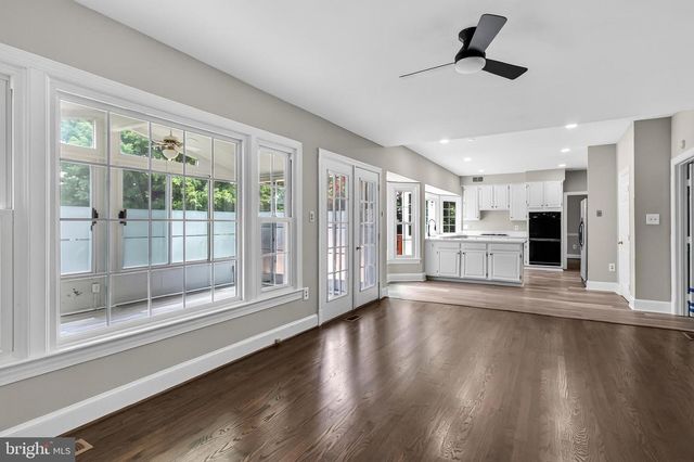 9434 FLOWERDEN LN, Manassas, VA 20110