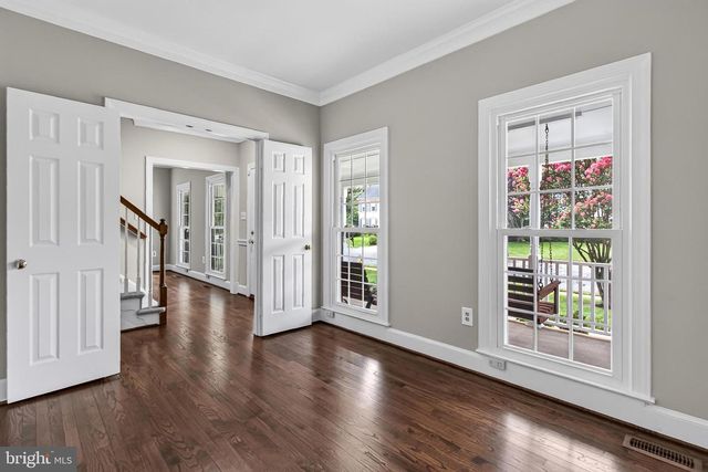 9434 FLOWERDEN LN, Manassas, VA 20110