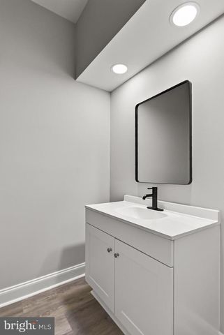 9434 FLOWERDEN LN, Manassas, VA 20110