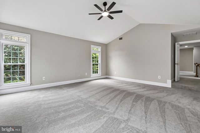 9434 FLOWERDEN LN, Manassas, VA 20110