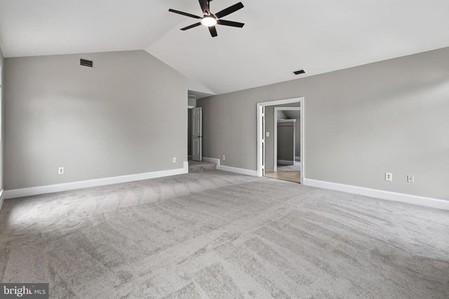 9434 FLOWERDEN LN, Manassas, VA 20110