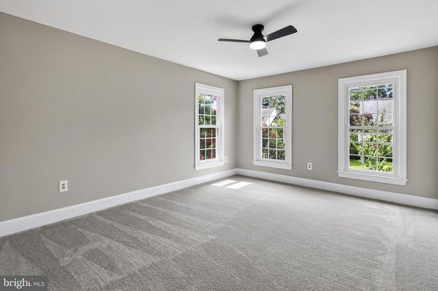 9434 FLOWERDEN LN, Manassas, VA 20110