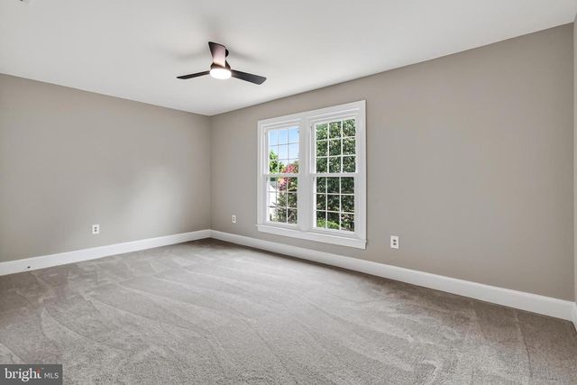 9434 FLOWERDEN LN, Manassas, VA 20110