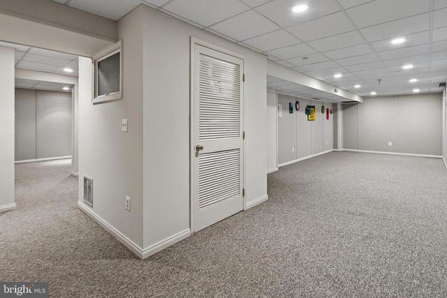 9434 FLOWERDEN LN, Manassas, VA 20110