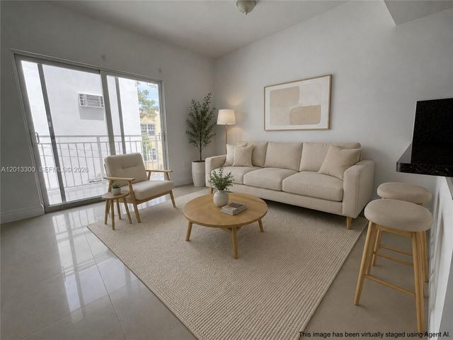 1020 SW 4th St 102, Miami, FL 33130