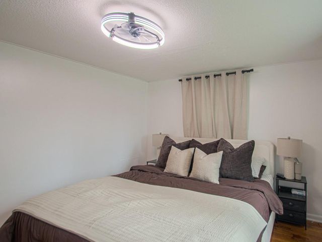 20118 E TRUMAN Road, Independence, MO 64056