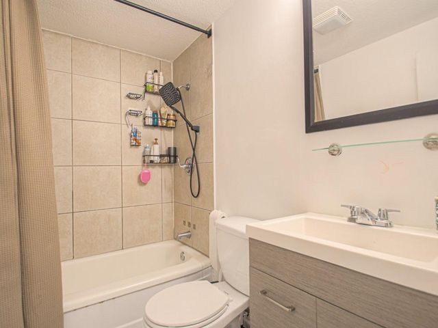 20118 E TRUMAN Road, Independence, MO 64056