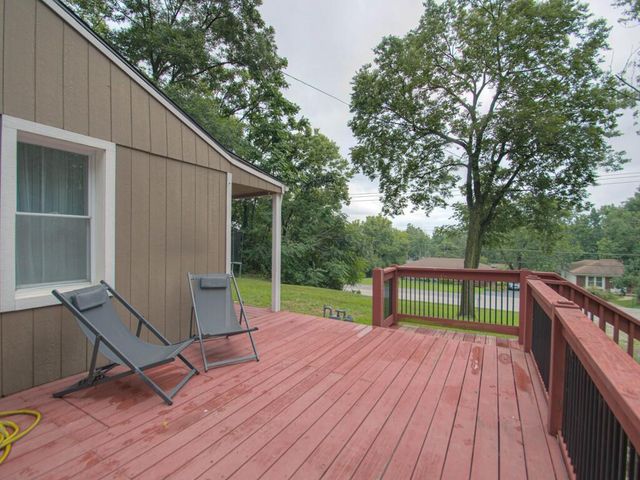 20118 E TRUMAN Road, Independence, MO 64056