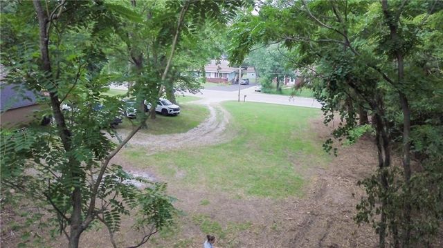 20118 E TRUMAN Road, Independence, MO 64056
