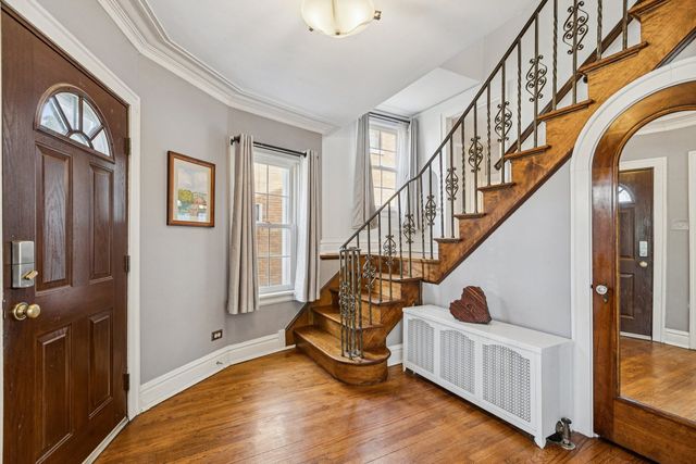 1220 N Oak Park Avenue, Oak Park, IL 60302