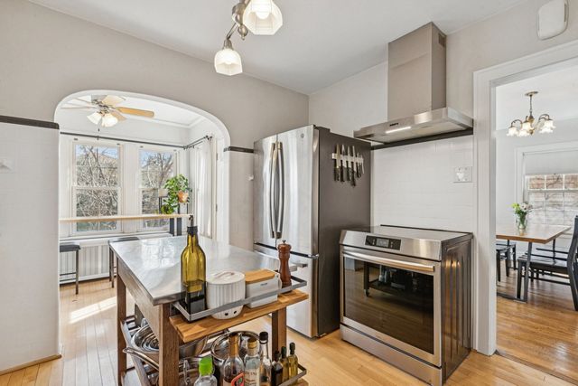 1220 N Oak Park Avenue, Oak Park, IL 60302