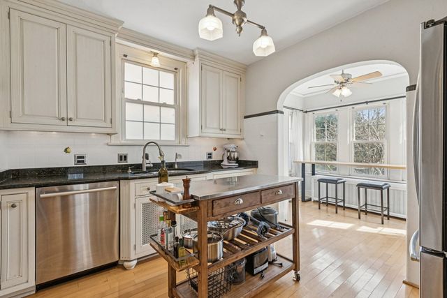 1220 N Oak Park Avenue, Oak Park, IL 60302