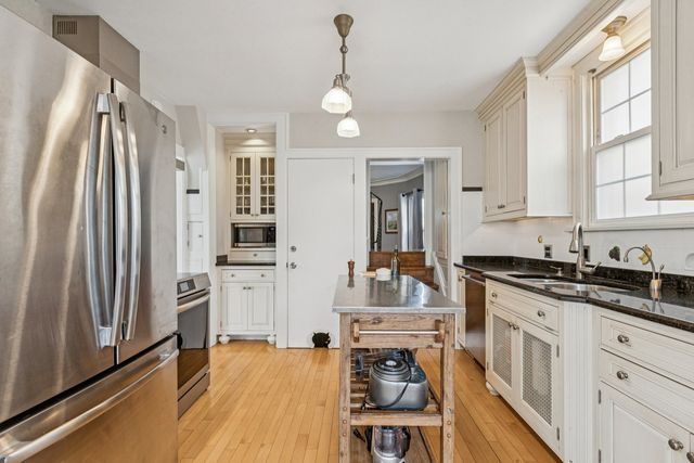 1220 N Oak Park Avenue, Oak Park, IL 60302