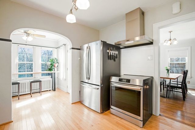 1220 N Oak Park Avenue, Oak Park, IL 60302