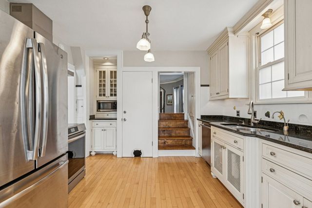 1220 N Oak Park Avenue, Oak Park, IL 60302