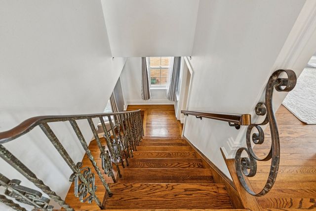 1220 N Oak Park Avenue, Oak Park, IL 60302