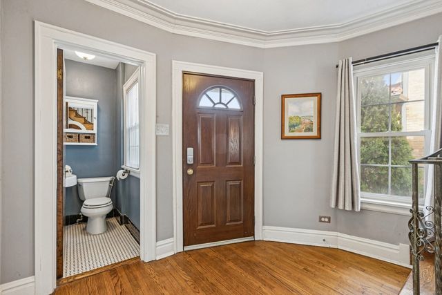 1220 N Oak Park Avenue, Oak Park, IL 60302