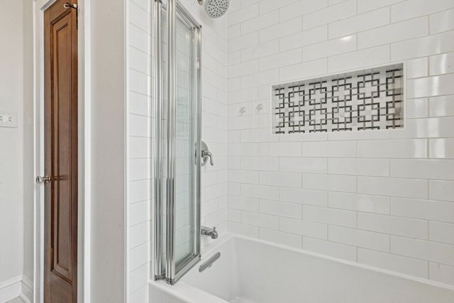 1220 N Oak Park Avenue, Oak Park, IL 60302