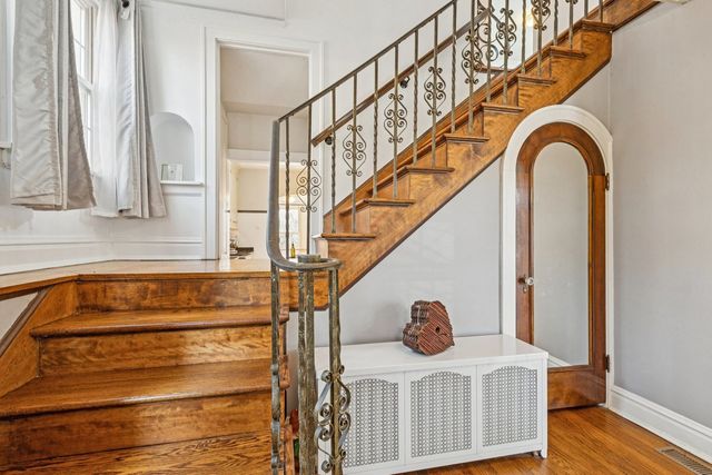 1220 N Oak Park Avenue, Oak Park, IL 60302