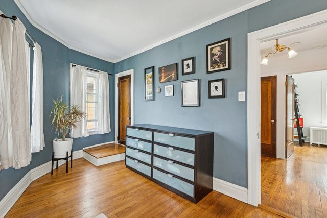 1220 N Oak Park Avenue, Oak Park, IL 60302