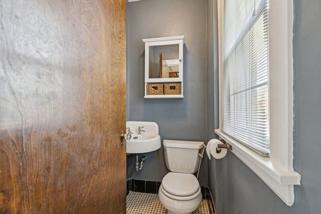 1220 N Oak Park Avenue, Oak Park, IL 60302