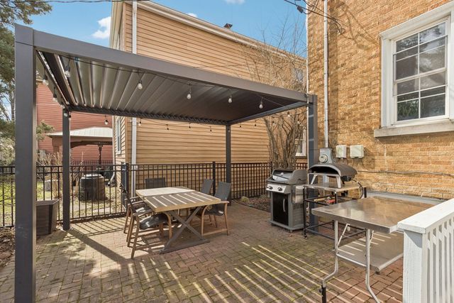 1220 N Oak Park Avenue, Oak Park, IL 60302