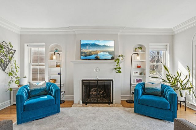 1220 N Oak Park Avenue, Oak Park, IL 60302