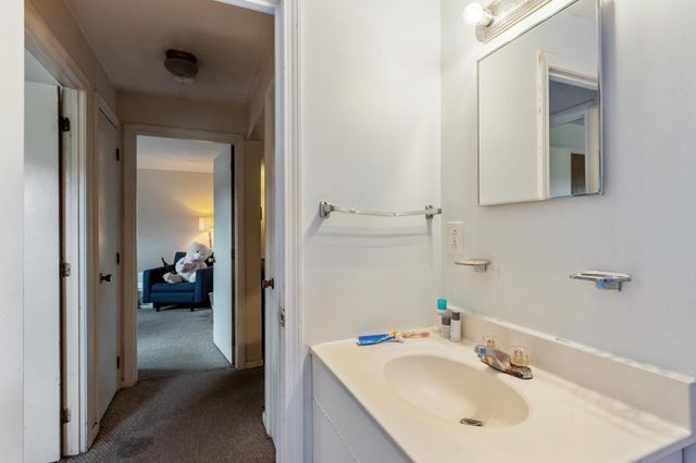 180 Tyngsboro Road 9C, Chelmsford, MA 01863