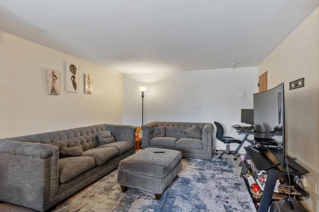 180 Tyngsboro Road 9C, Chelmsford, MA 01863