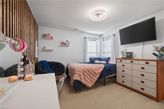 700 Angel Wing DR, Chesapeake, VA 23323