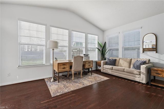 700 Angel Wing DR, Chesapeake, VA 23323