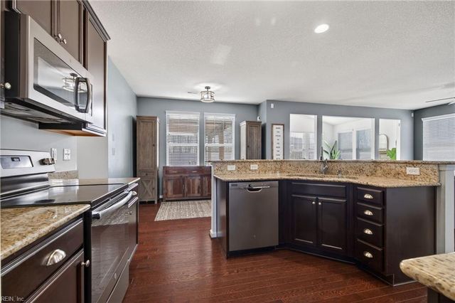 700 Angel Wing DR, Chesapeake, VA 23323