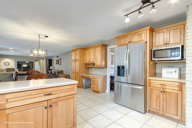 842 Winmoor Drive, Sleepy Hollow, IL 60118