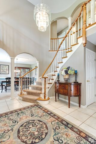 842 Winmoor Drive, Sleepy Hollow, IL 60118