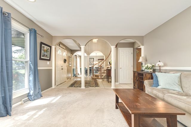 842 Winmoor Drive, Sleepy Hollow, IL 60118