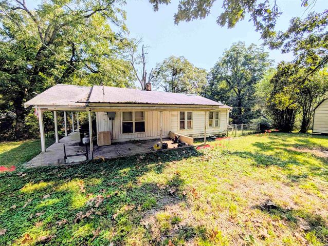 710 Pine Avenue, Mena, AR 71953